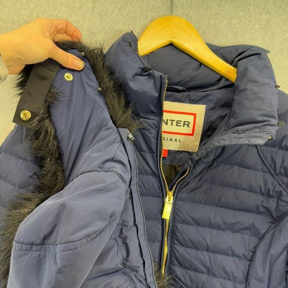 Hunter Women's Size Large Navy Blue Puffer Coat Faux Fur Collar Hood Down Fill - Picture 16 of 16